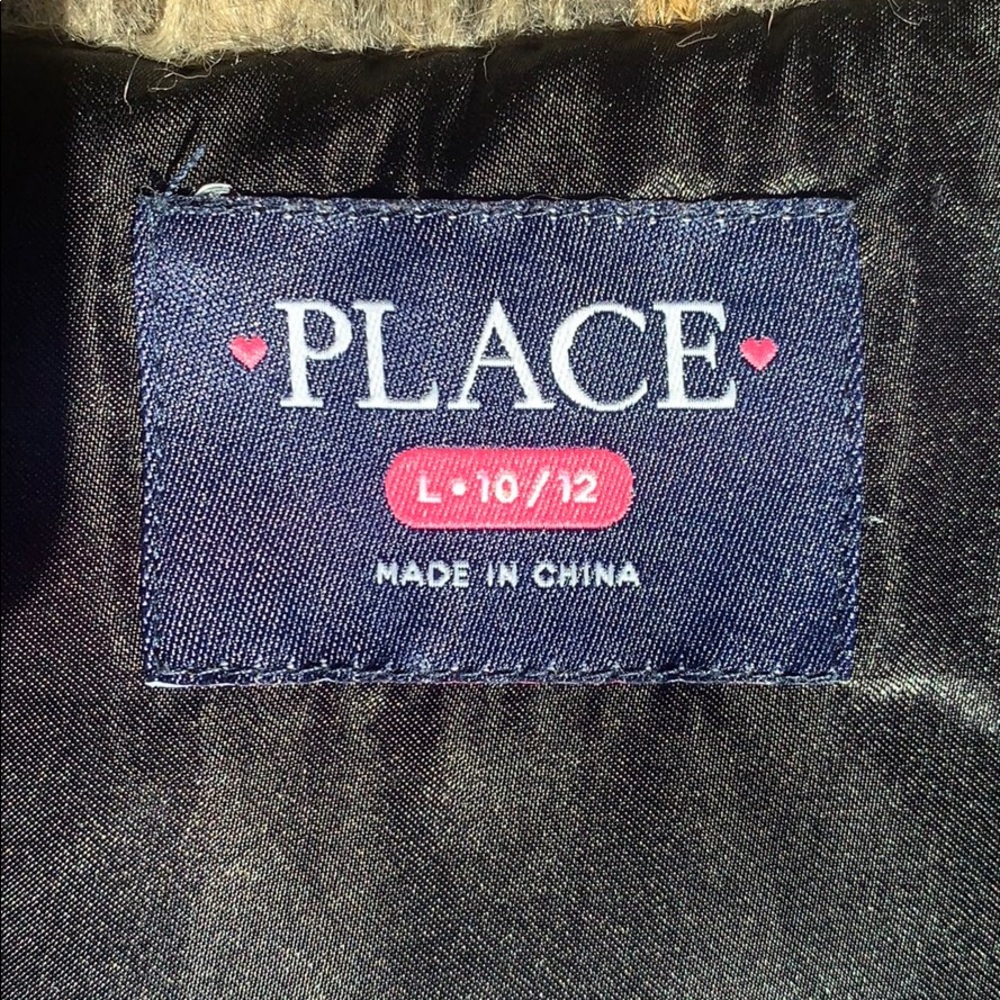 Children’s place fur vest - Picture 3 of 3